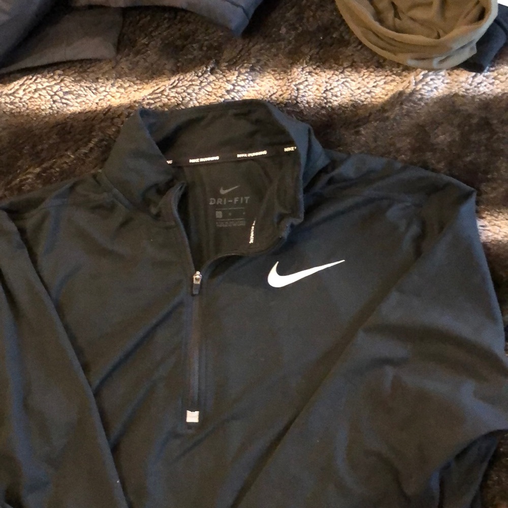 Men’s Nike workout pullover